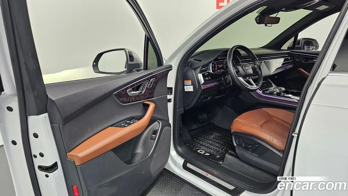 Audi Q7 2021 из KR, фото 5