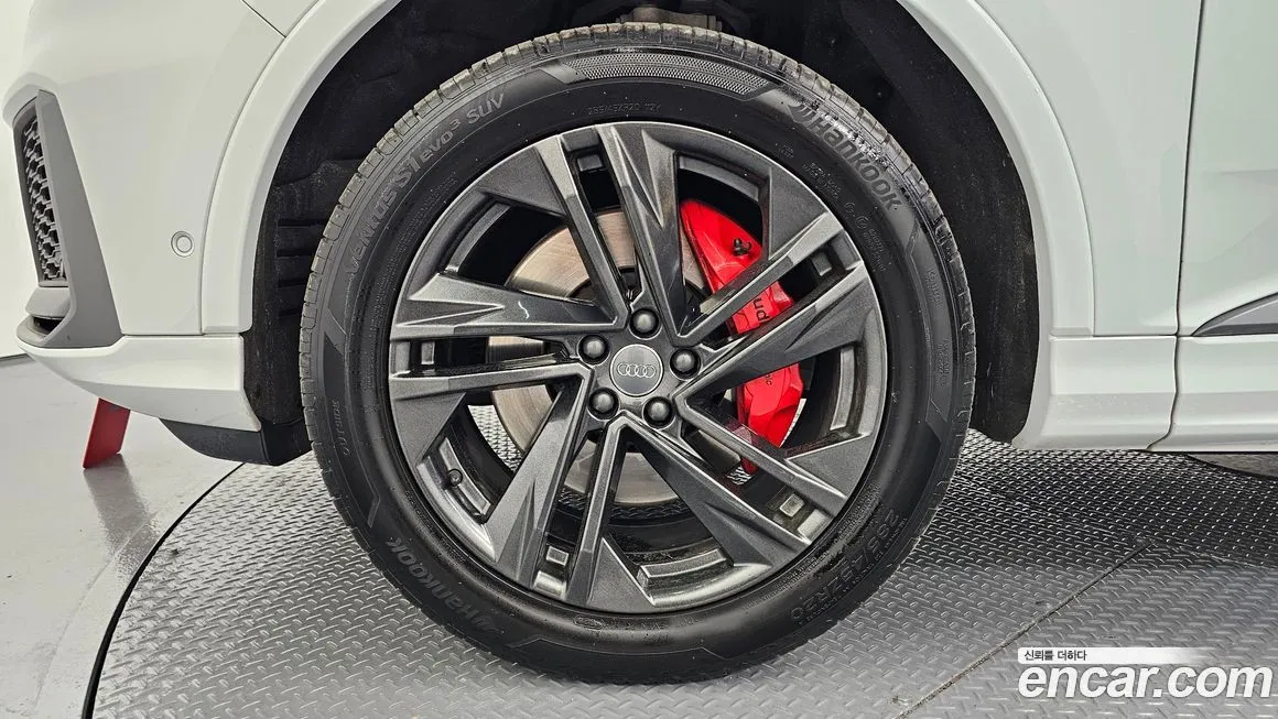 Audi Q7 2021 из KR, фото 9