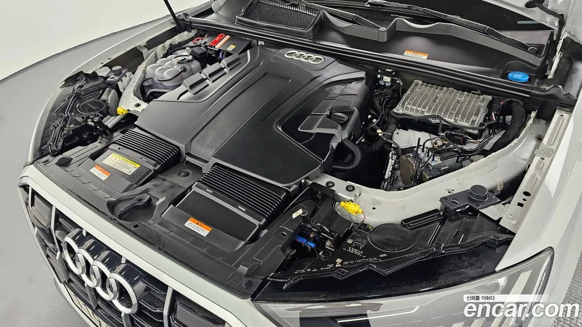 Audi Q7 2021 из KR, фото 10