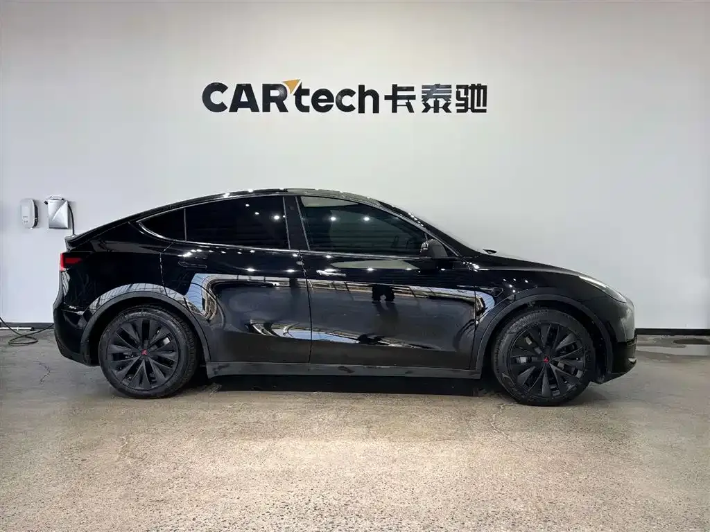 Tesla Model Y — фото 7