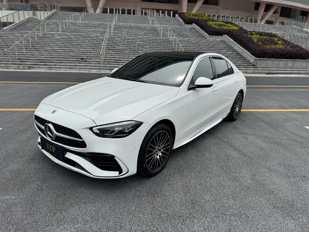 Mercedes-Benz C-Class — фото 1