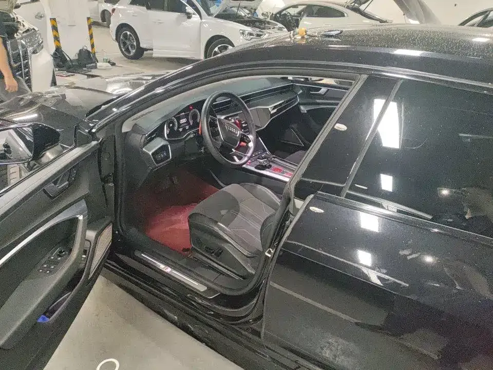 Audi A7L 2023 из CN, фото 4