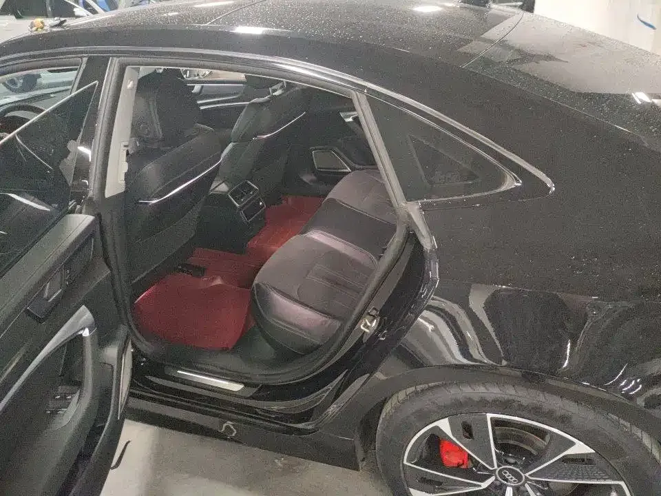 Audi A7L 2023 из CN, фото 9