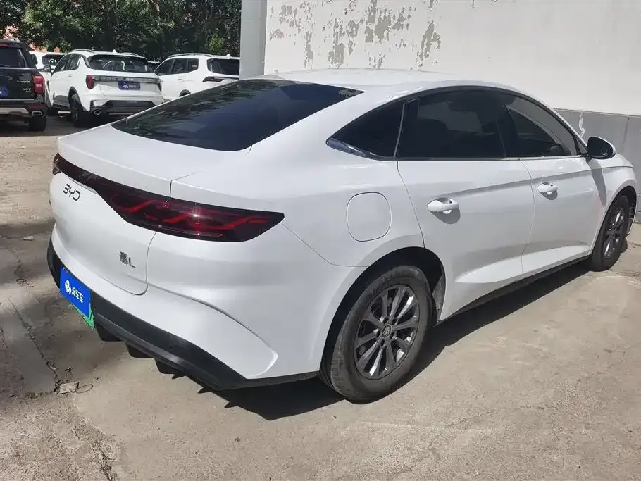 BYD Qin L — фото 9