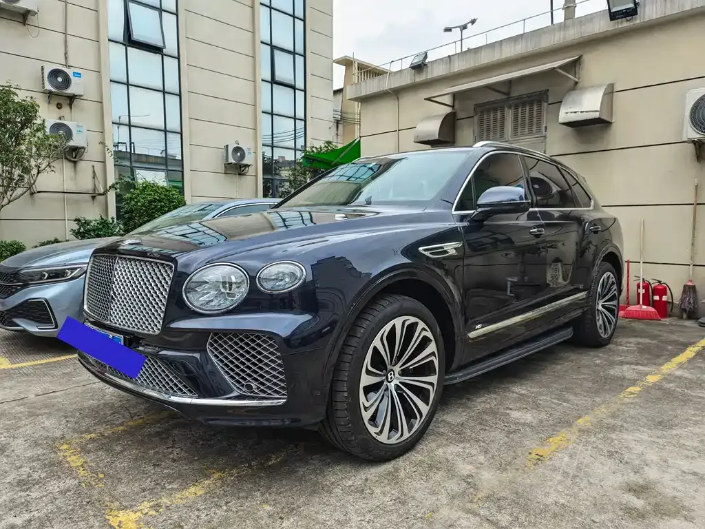 Bentley Bentayga — фото 1