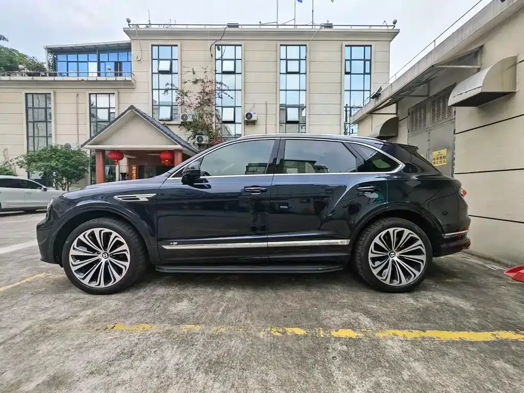 Bentley Bentayga — фото 3