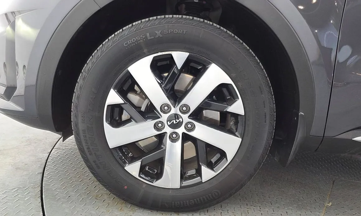 Kia Sorento — фото 8
