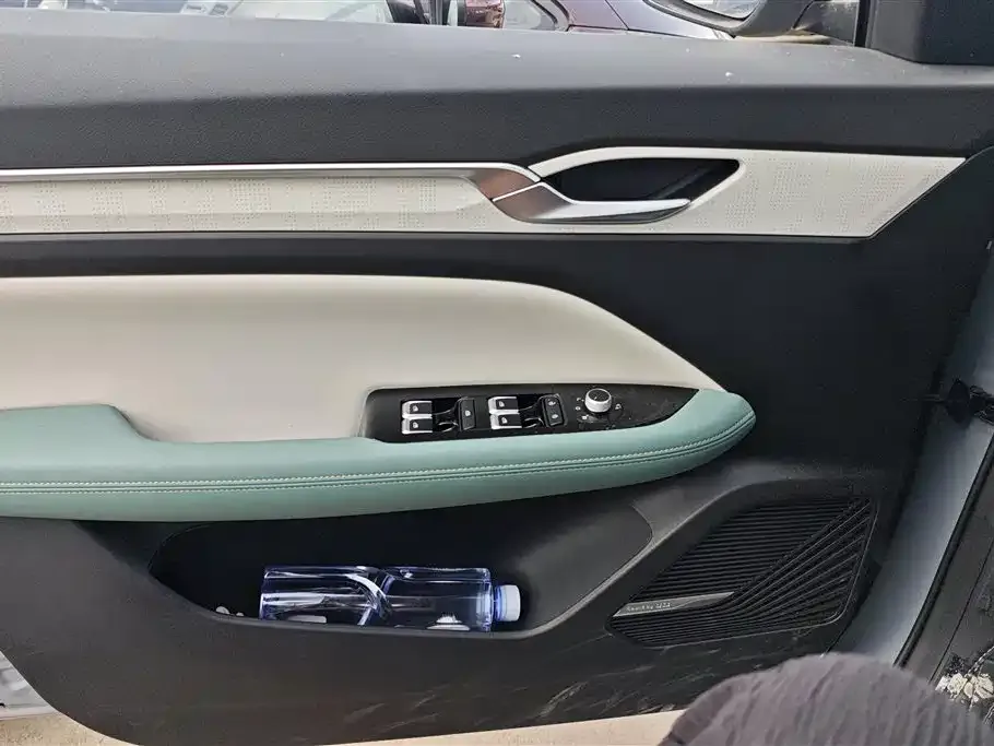 Geely L HiP 2022 из CN, фото 10