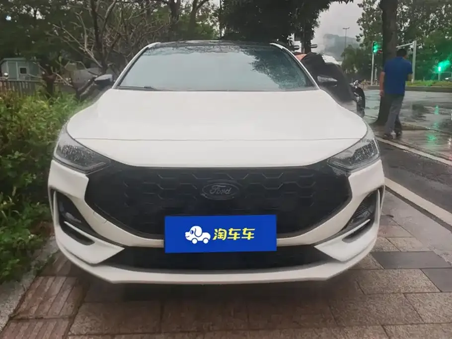 Ford Focus 2023 из CN, фото 3