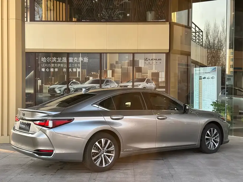 Lexus ES — фото 6
