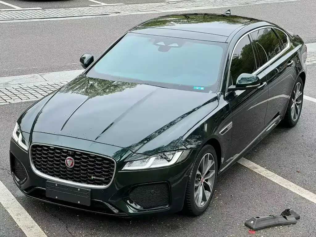 Jaguar XFL — фото 1