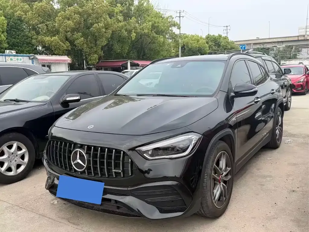 Mercedes-Benz GLA AMG