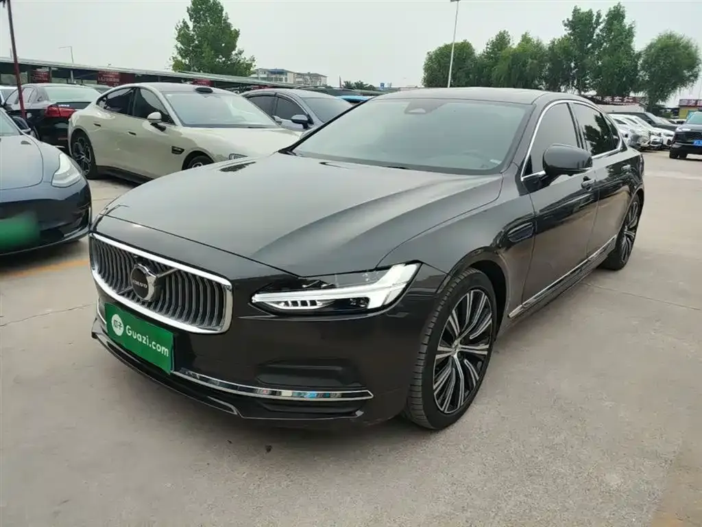Volvo S90 — фото 1