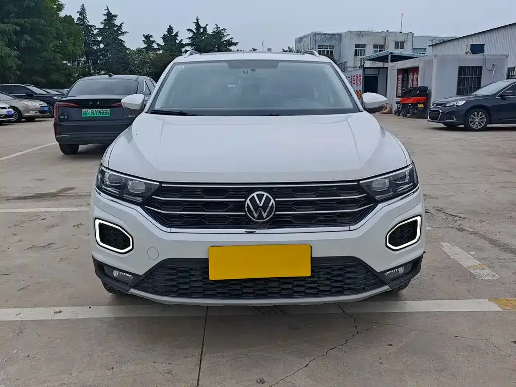Volkswagen T-Roc — фото 6