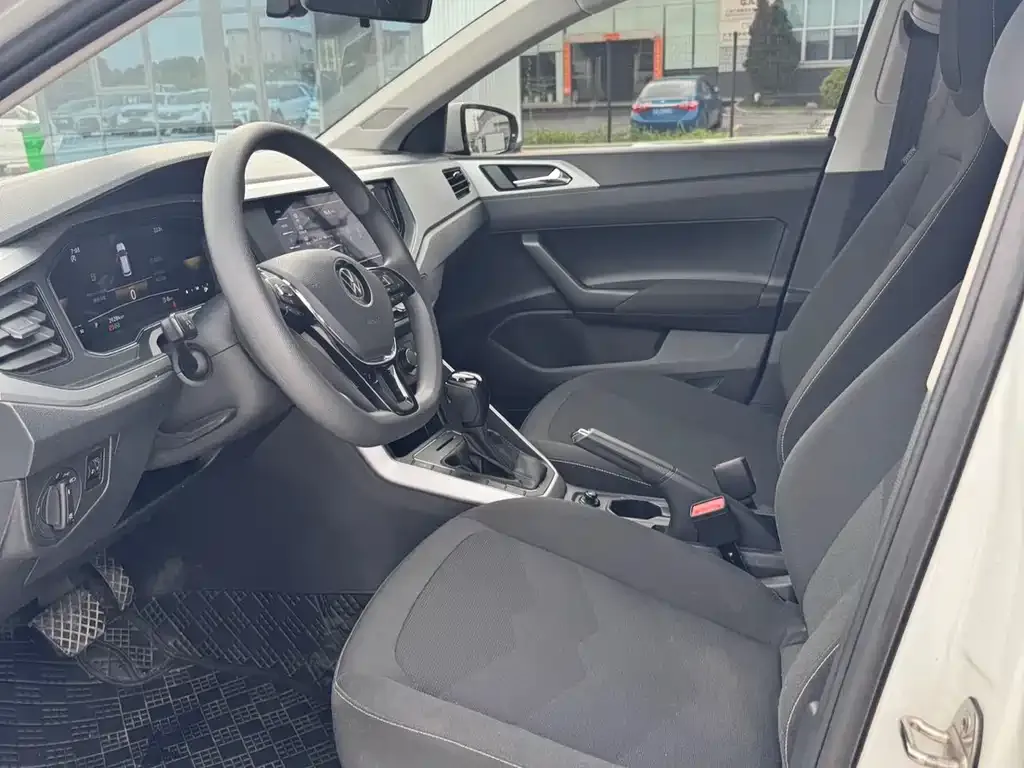 Volkswagen Polo 2023 из CN, фото 2