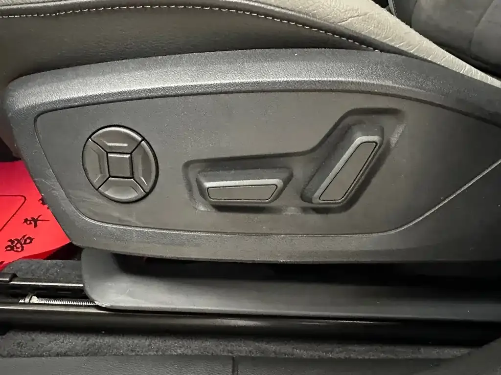Audi Q3 — фото 10
