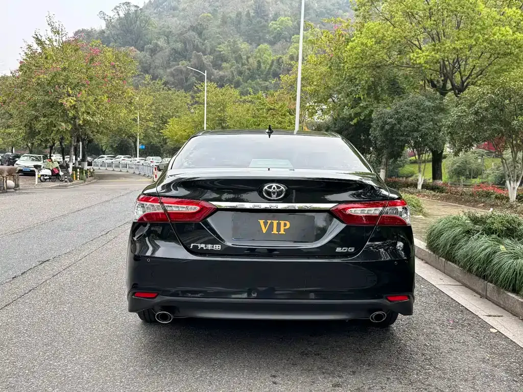 Toyota Camry — фото 8