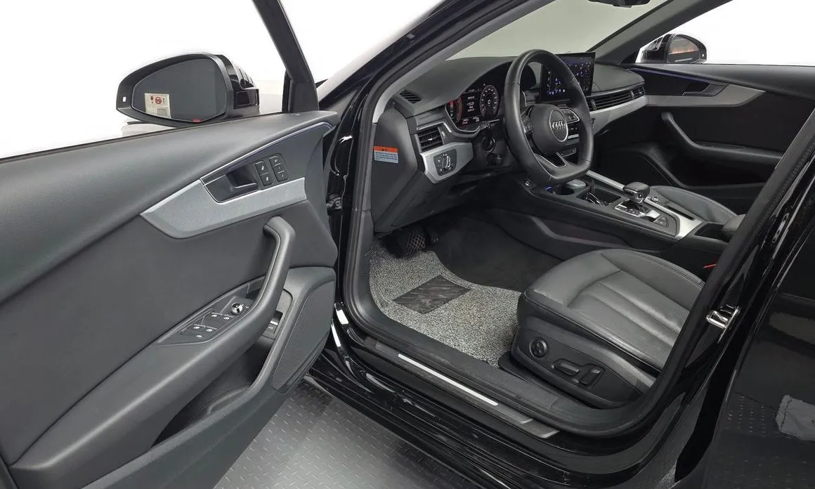 Audi A4 2023 из KR, фото 3