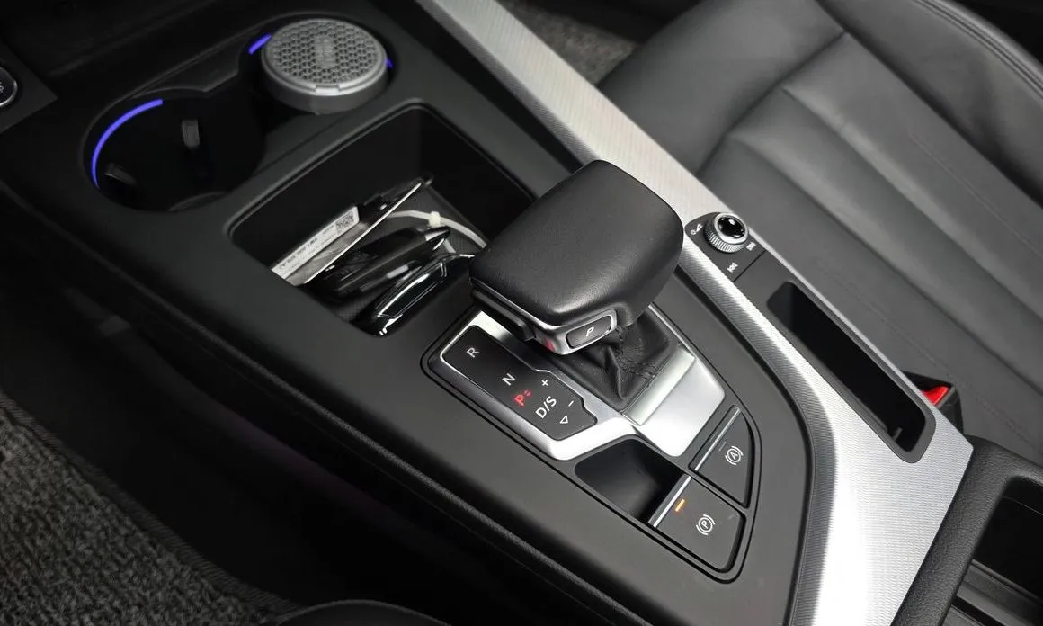 Audi A4 2023 из KR, фото 4