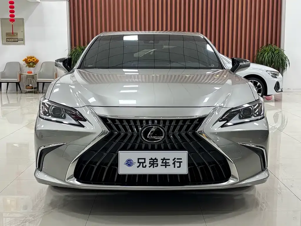 Lexus ES — фото 2
