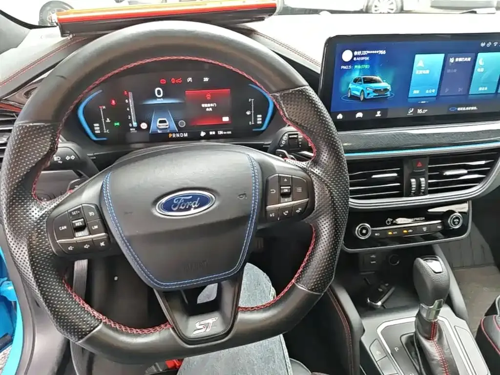 Ford Focus 2023 из CN, фото 6