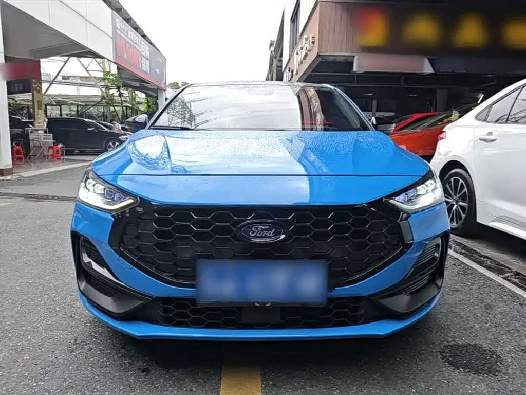 Ford Focus 2023 из CN, фото 7