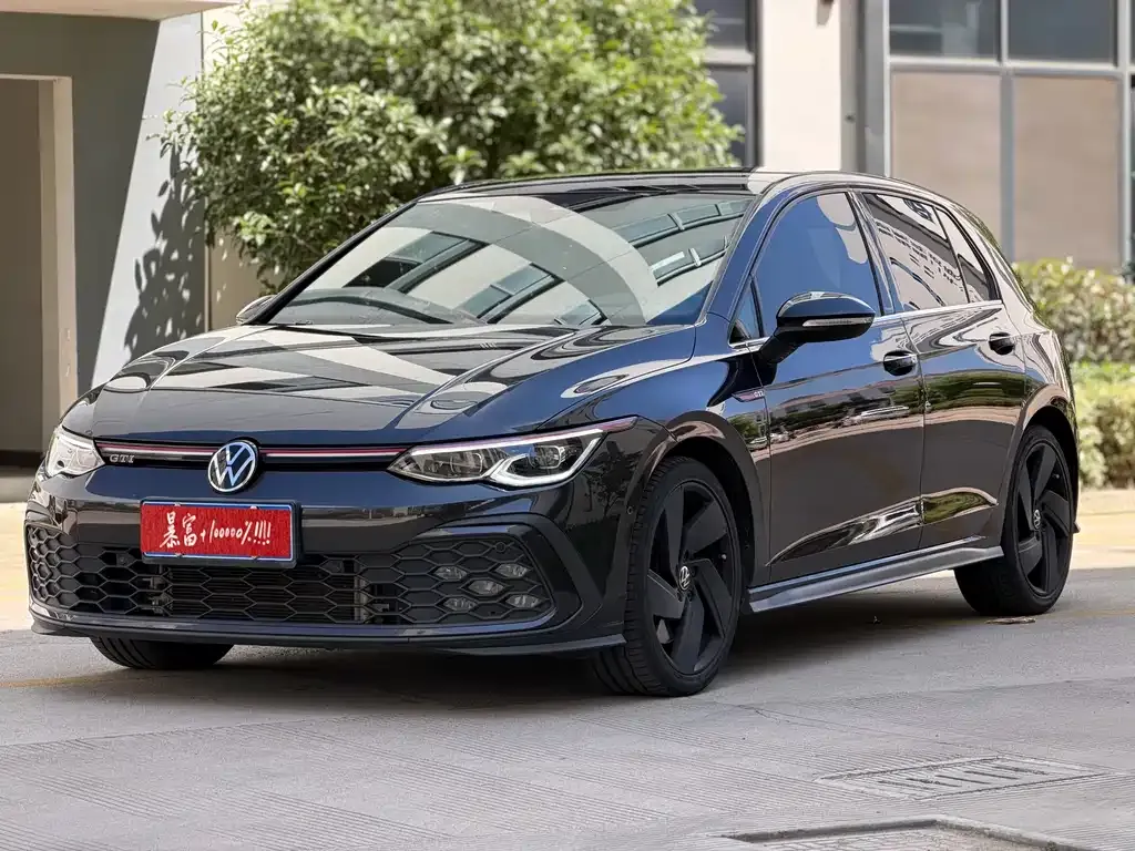 Volkswagen Golf GTI — фото 1