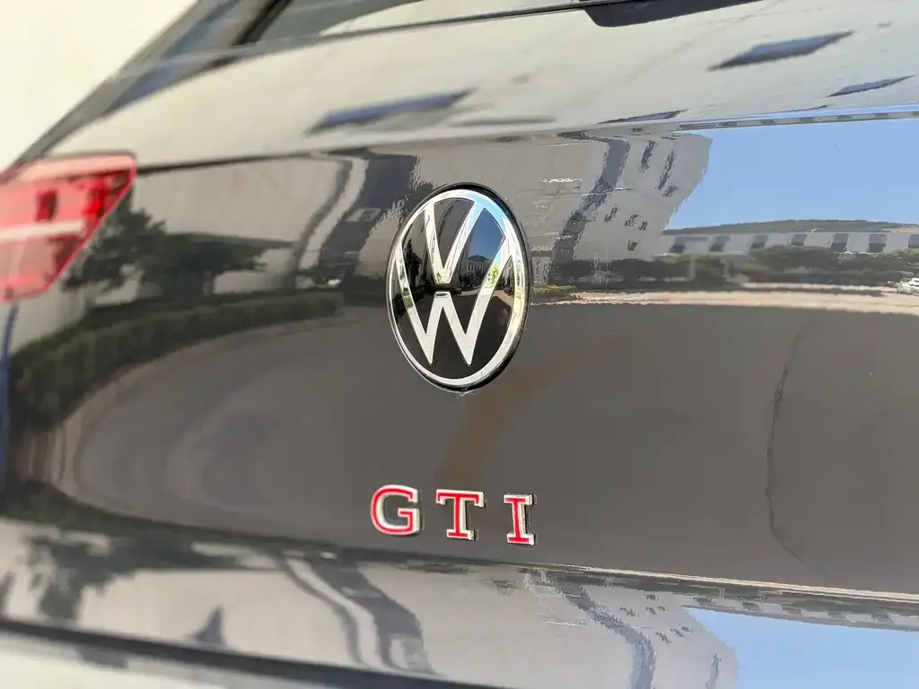 Volkswagen Golf GTI — фото 6