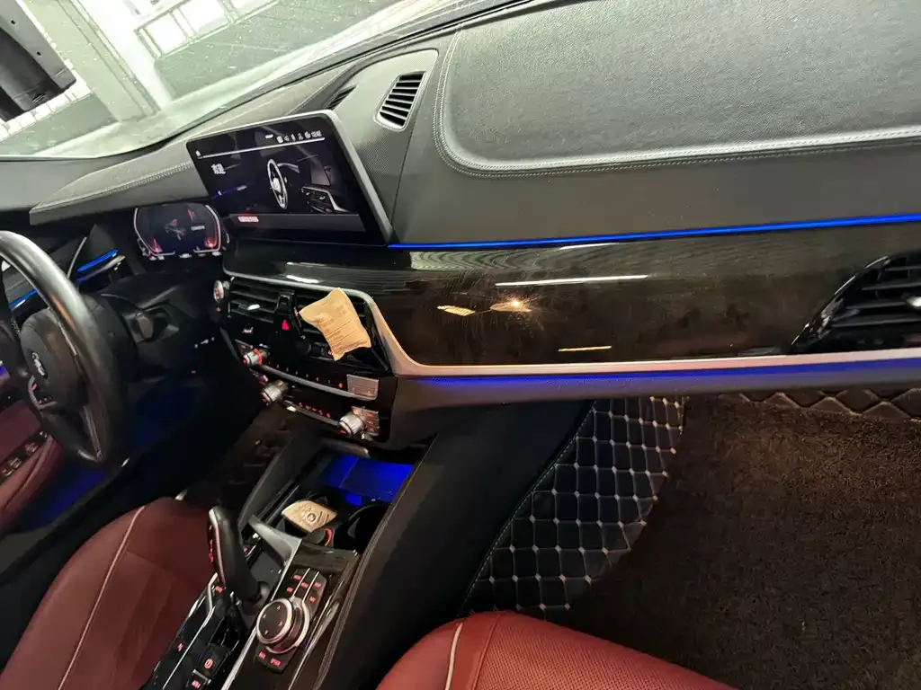 BMW 5 Series — фото 10
