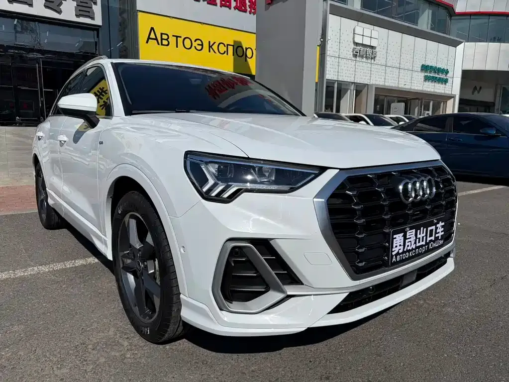 Audi Q3 — фото 10