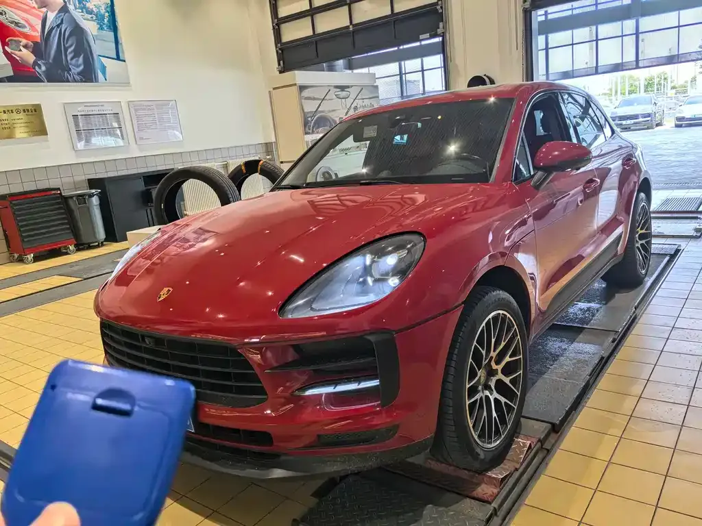 Porsche Macan — фото 1