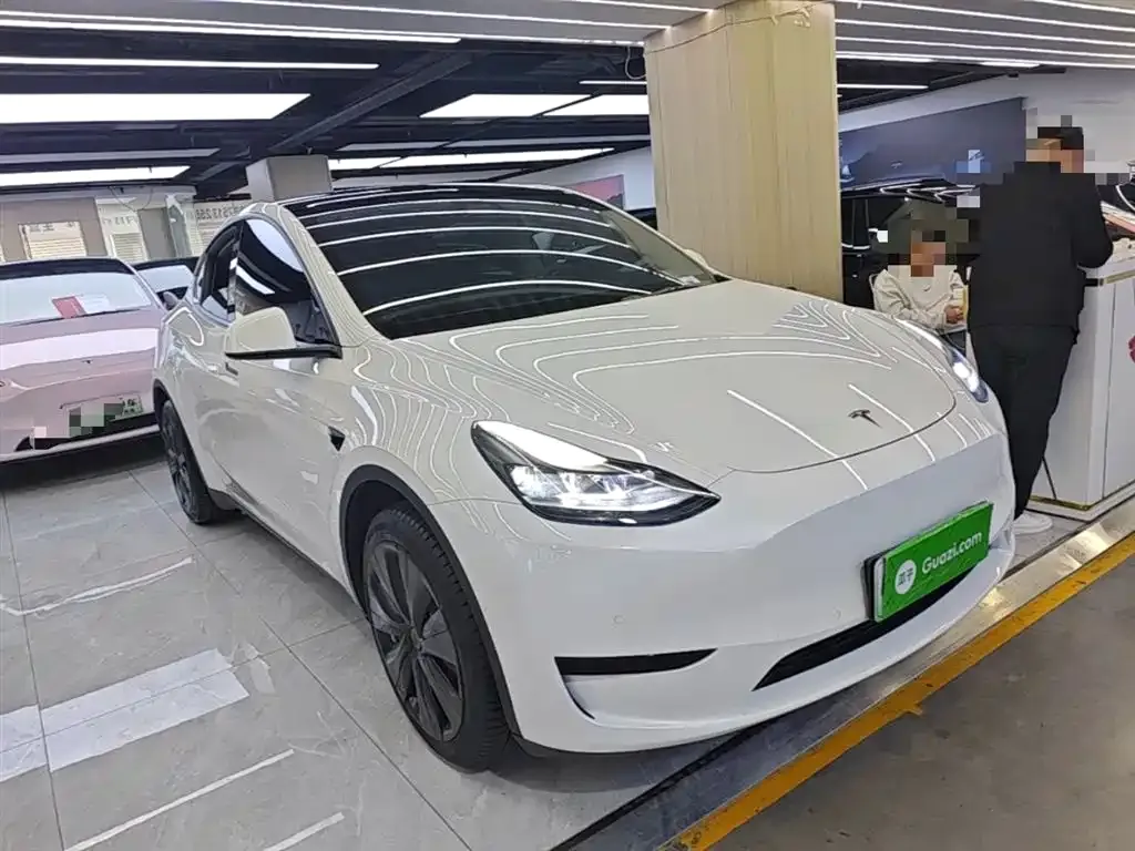 Tesla Model Y — фото 7