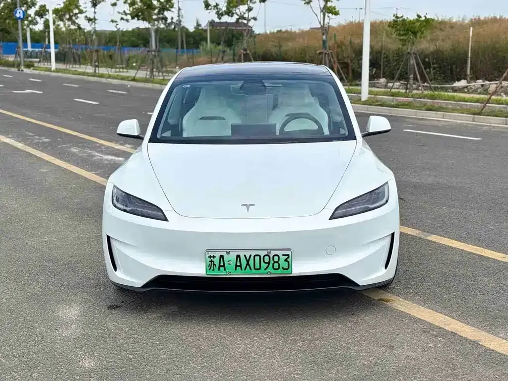 Tesla Model 3 — фото 4