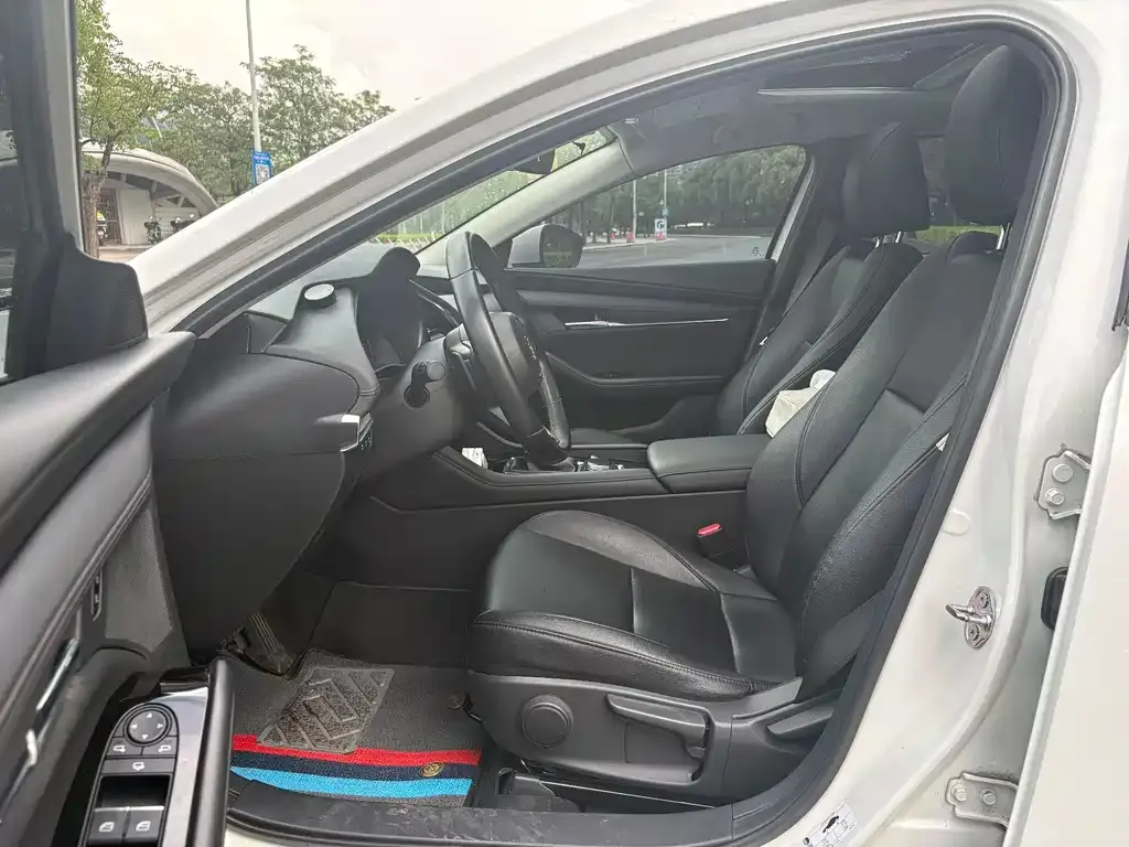 Mazda 3 Axela 2021 из CN, фото 5