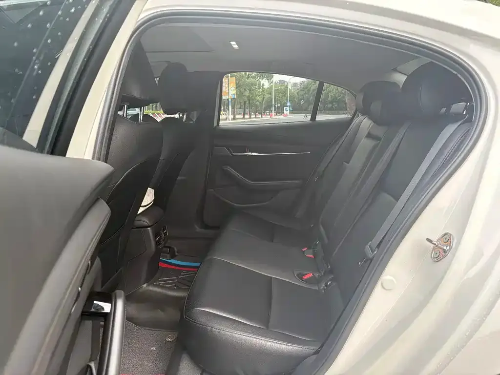 Mazda 3 Axela 2021 из CN, фото 2