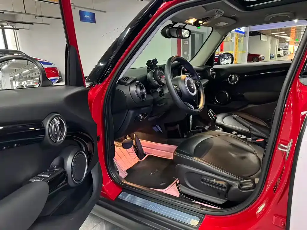 MINI Cooper (3-door) 2021 из CN, фото 2