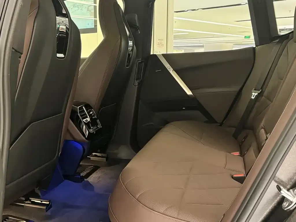 BMW iX 2025 из CN, фото 10