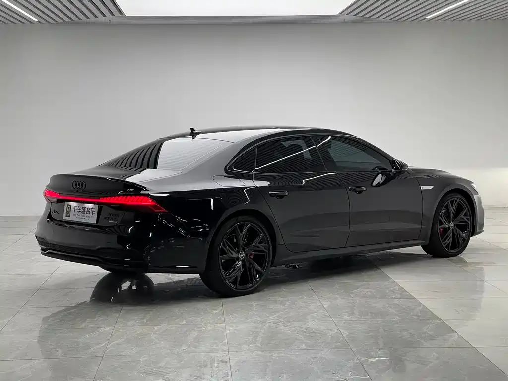 Audi A7L — фото 6
