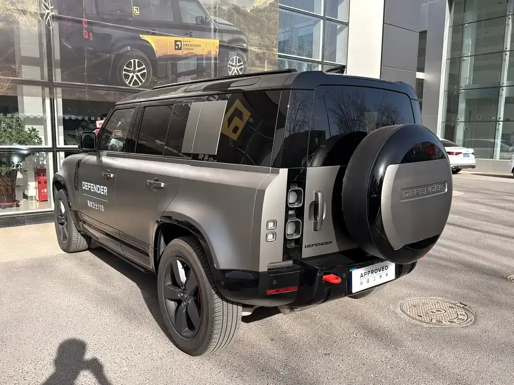 Land Rover Defender — фото 10