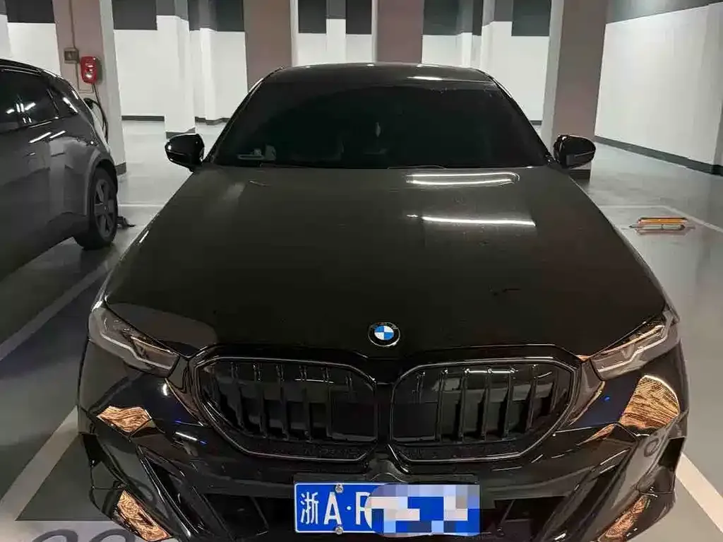 BMW 5 Series 2025 из CN, фото 9