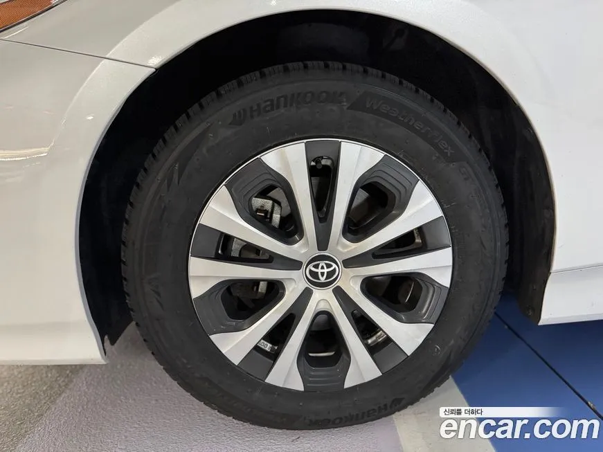 Toyota Prius 2022 из KR, фото 10
