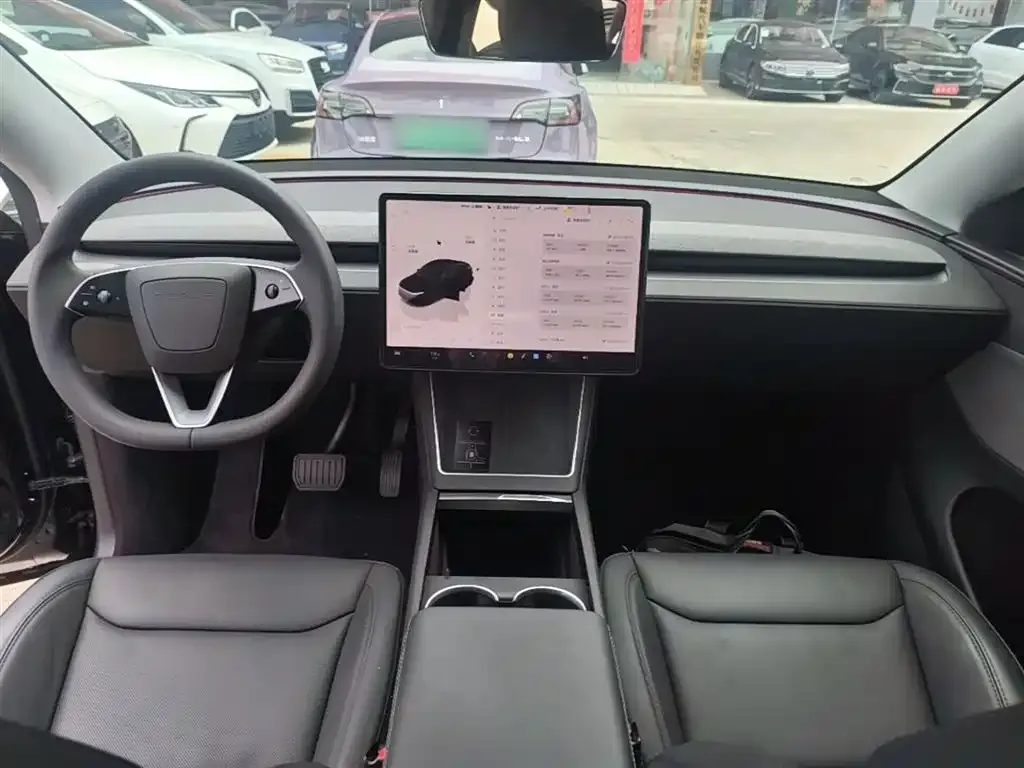 Tesla Model Y — фото 5