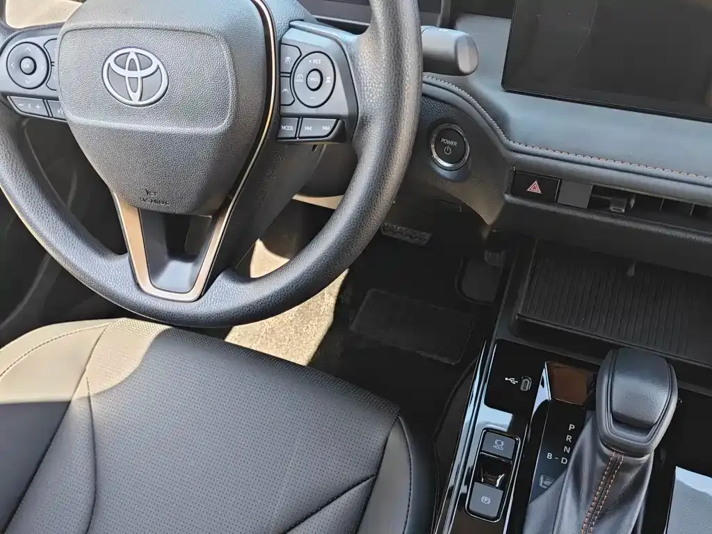 Toyota Corolla — фото 10