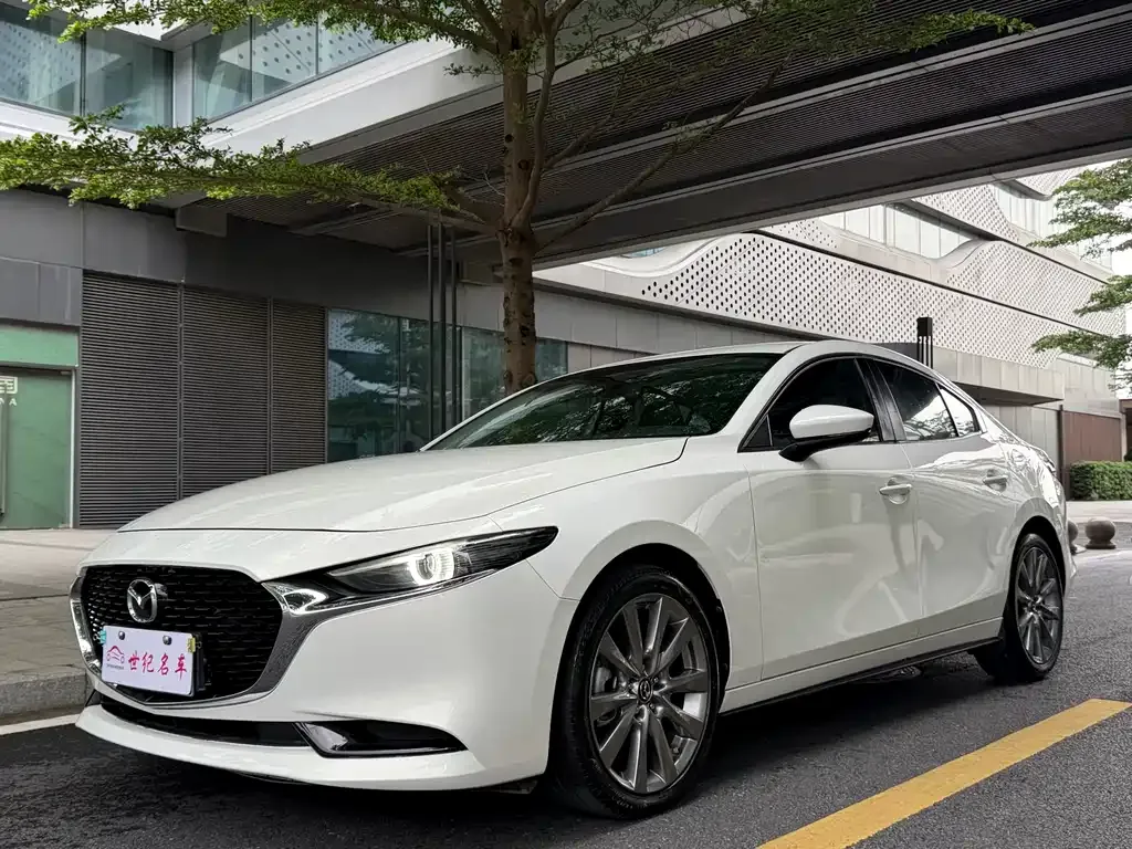 Mazda 3 Axela — фото 1