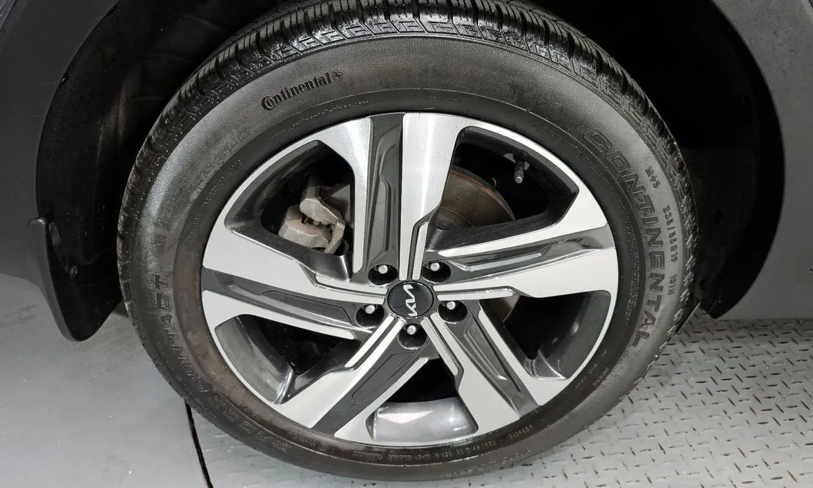 Kia Sorento — фото 10