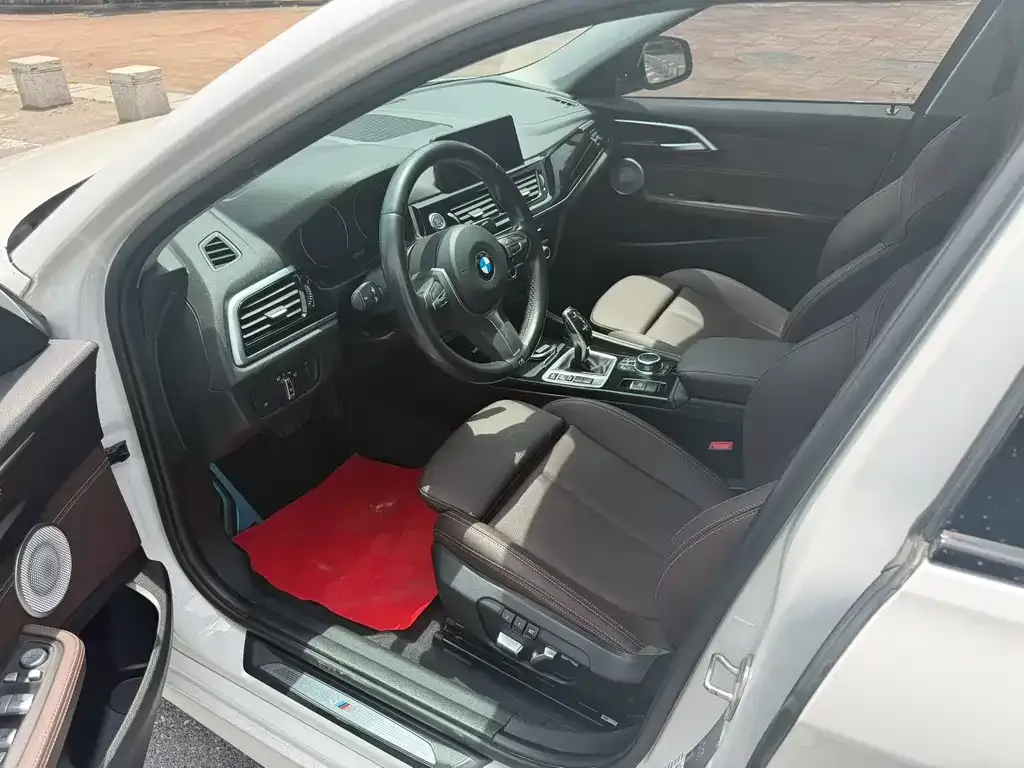 BMW 1 Series 2021 из CN, фото 4