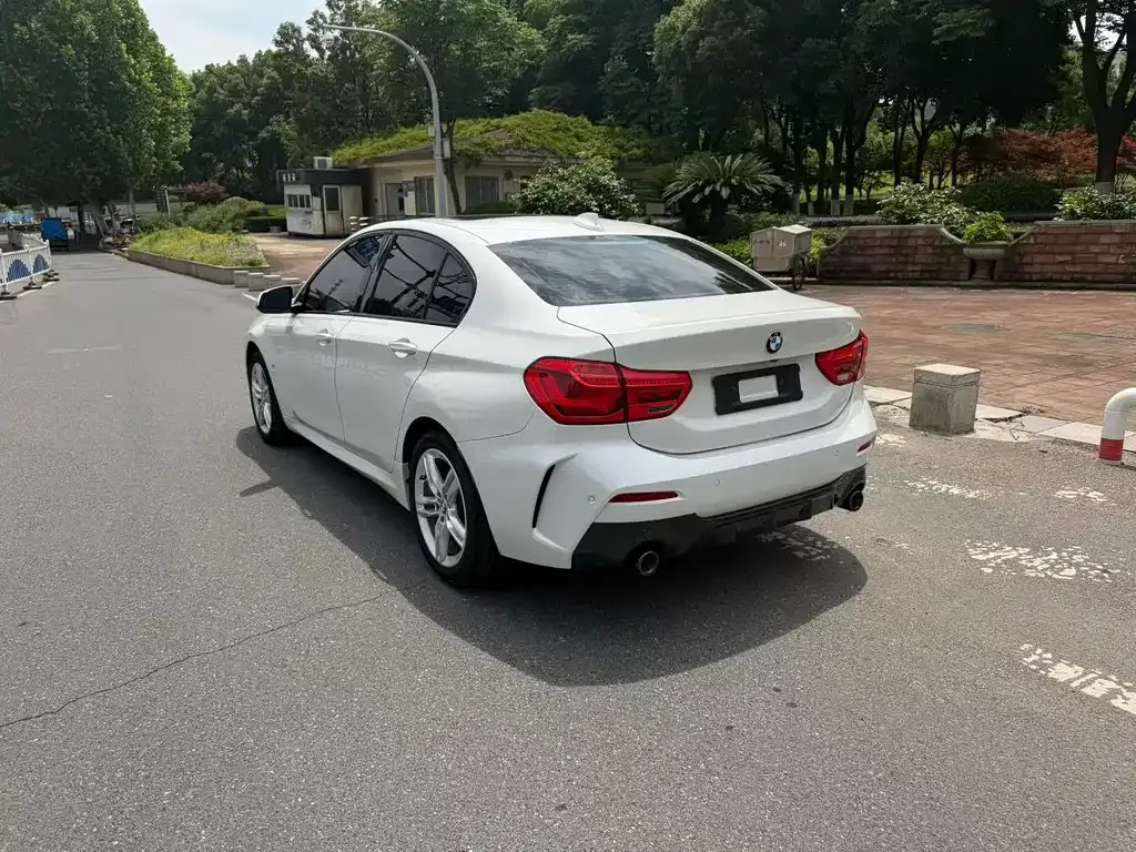 BMW 1 Series 2021 из CN, фото 8