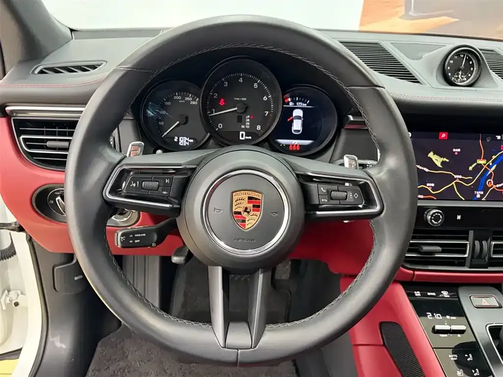 Porsche Macan — фото 5