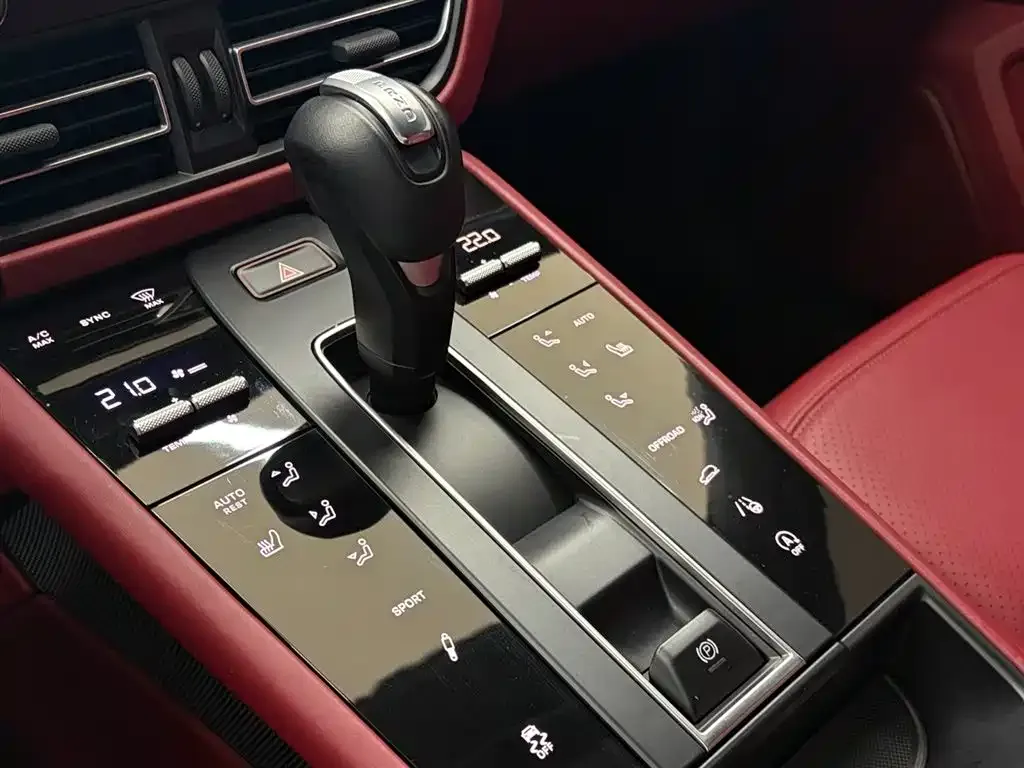 Porsche Macan — фото 10