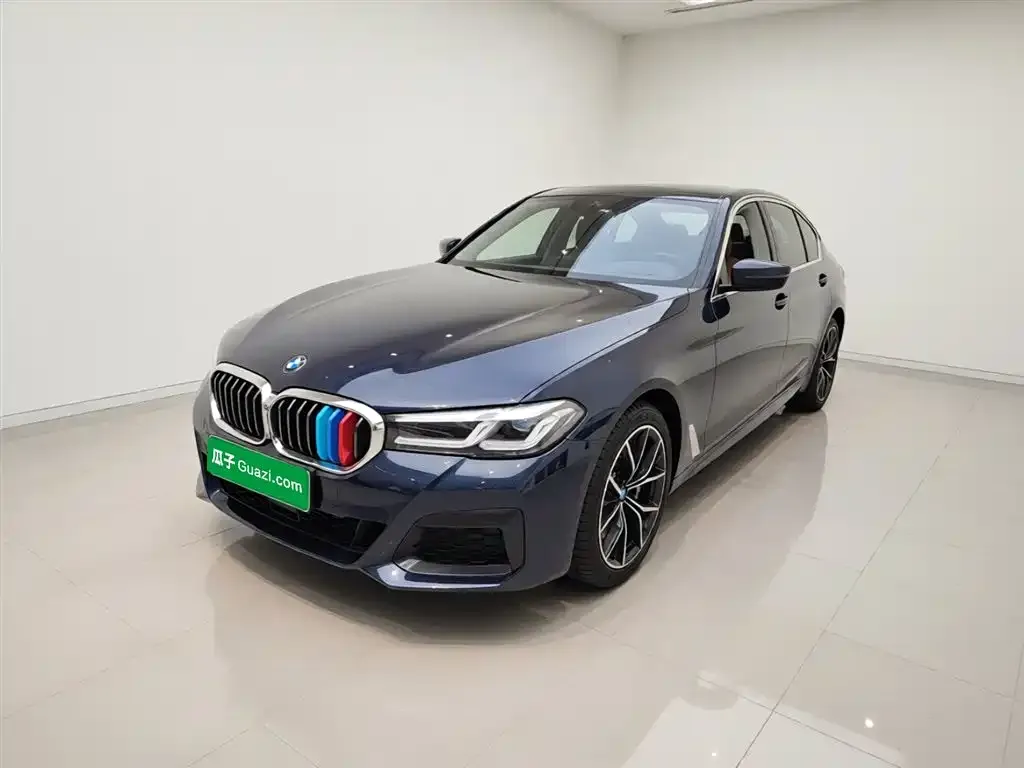BMW 5 Series — фото 1